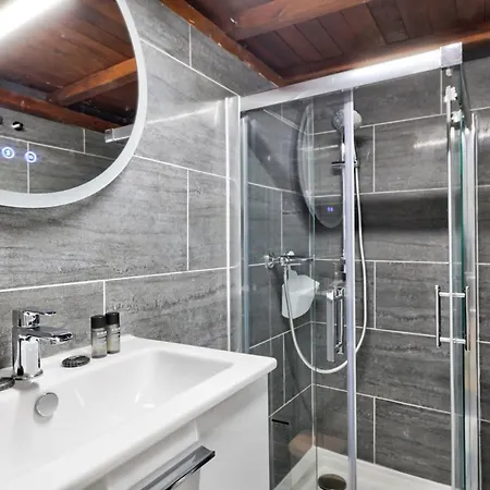 Bm-appartement Design En Duplex Champs-elysees Appartamento Parigi