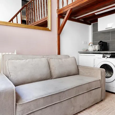 Bm-appartement Design En Duplex Champs-elysees * Parigi