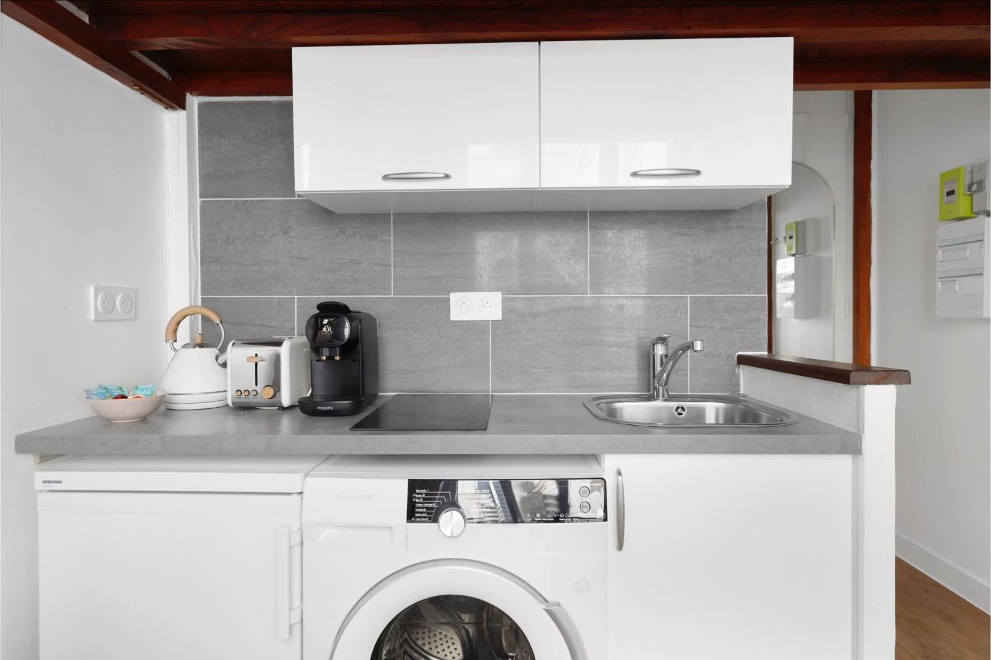 Bm-appartement Design En Duplex Champs-elysees Appartamento *